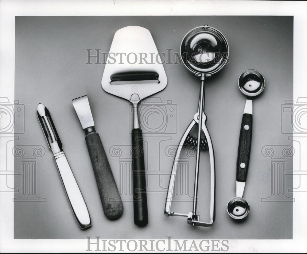 1991 Press Photo The baking utensils - Historic Images