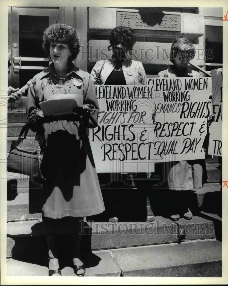 1979 Press Photo Cleveland women working - Historic Images