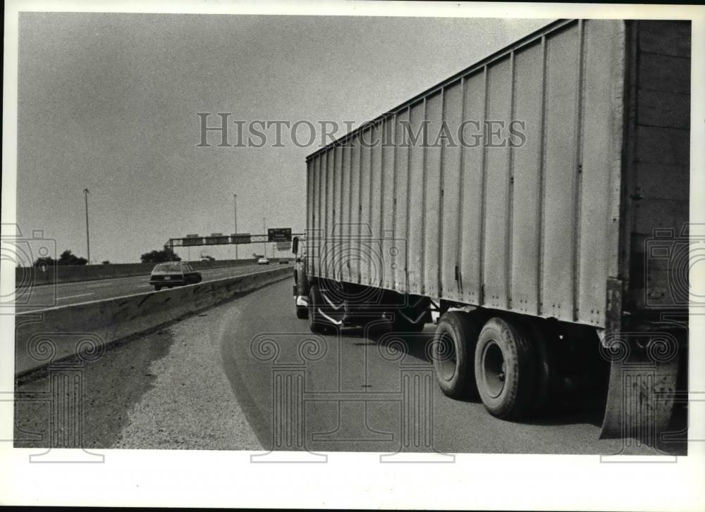 1981 Press Photo Curve at e21st and Carnagie into I-71 - Historic Images