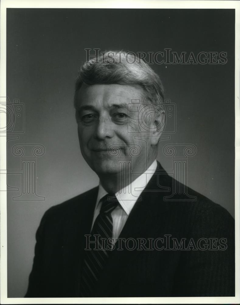 1983 Press Photo Richard Sweeney of CLU - Historic Images