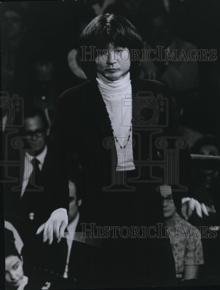 1974 Press Photo Conductor Seiji Ozawa - cvp50190 - Historic Images