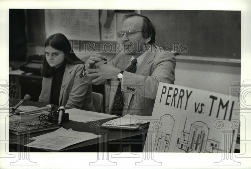 1982 Press Photo Press conference on the Perry Nuclear Power Plant - cva57019 - Historic Images