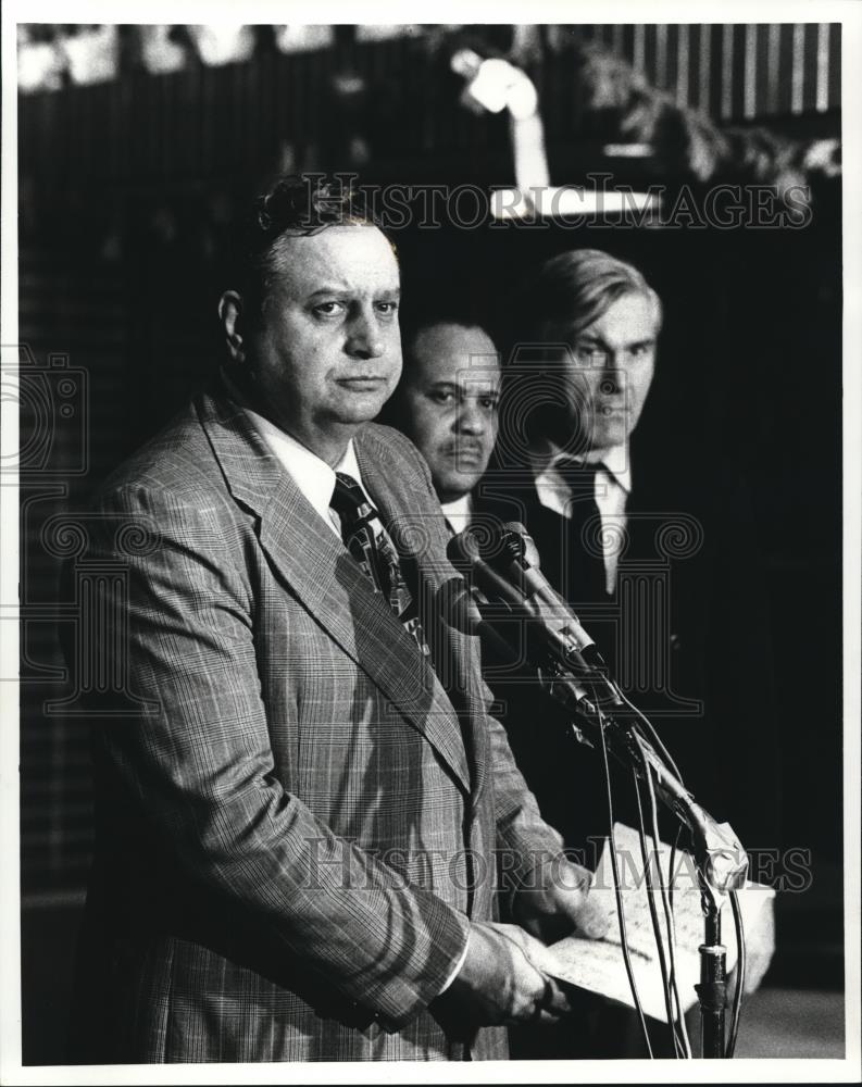 1980 Press Photo Eugene Kolach Press Conference - Historic Images