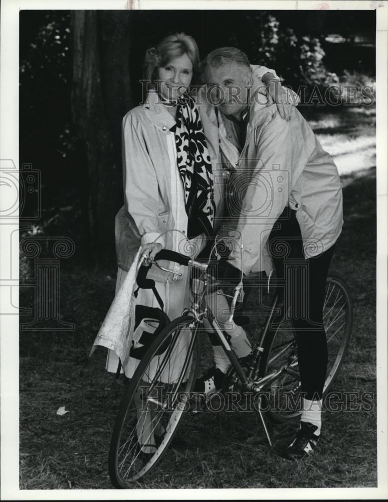 1987 Press Photo Eva Marie Saint, Richard Kiley in A Year in The Life - Historic Images