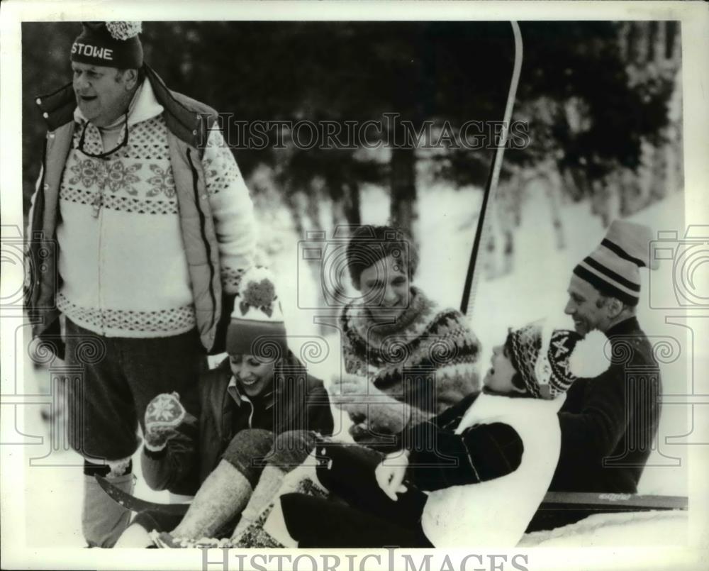 1985 Press Photo Jack Weston Bess Armstrong Alan Alda Rita Moreno Len Cariou - Historic Images