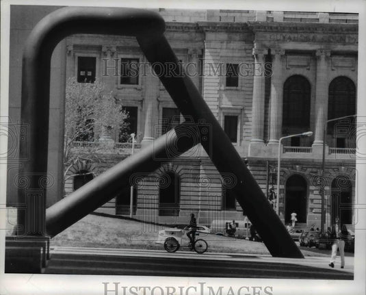 1977 Press Photo Sculpture "Portal" - cva58845 - Historic Images