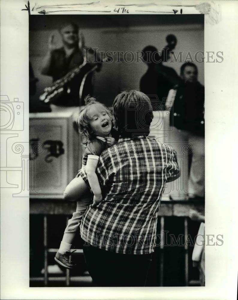 1984 Press Photo Harvest Festival - Historic Images