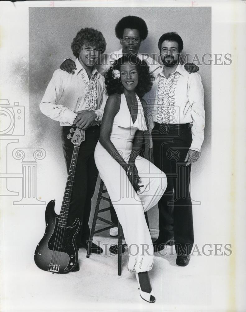 1980 Press Photo Laura Robinson &amp; Stare - cvp53418 - Historic Images