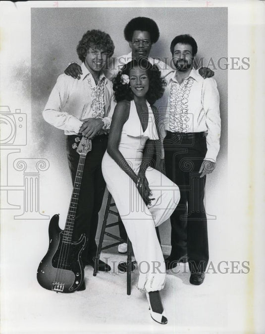 1980 Press Photo Laura Robinson & Stare - cvp53418 - Historic Images