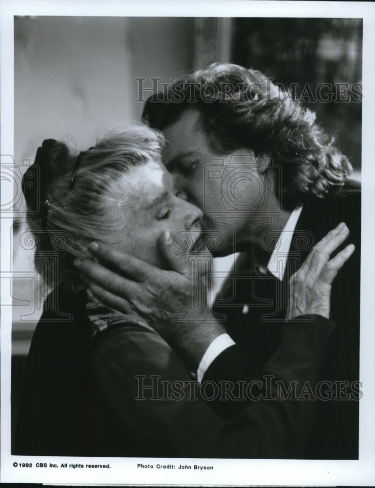 1992 Press Photo Katherine Hepburn &amp; Ryan O&#39;Neal in The Man Upstairs - cvp51125 - Historic Images