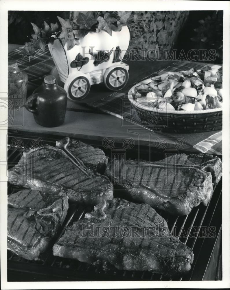 1978 Press Photo Grilled Beef Ribs - Historic Images