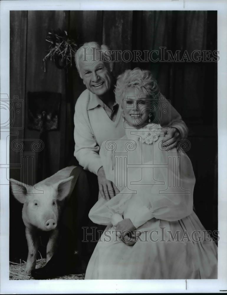 Eddie Albert Eva Gabor Return The Green Acres Press Photo - cvp55378 - Historic Images