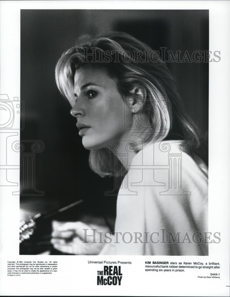 1994 Press Photo Kim Basinger in The Real McCoy - cvp57925 - Historic Images