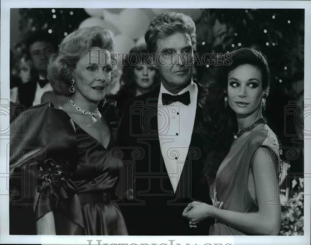 1985 Press Photo Frances Bergen Robert Stack Mary Crosby Hollywood Wives - Historic Images