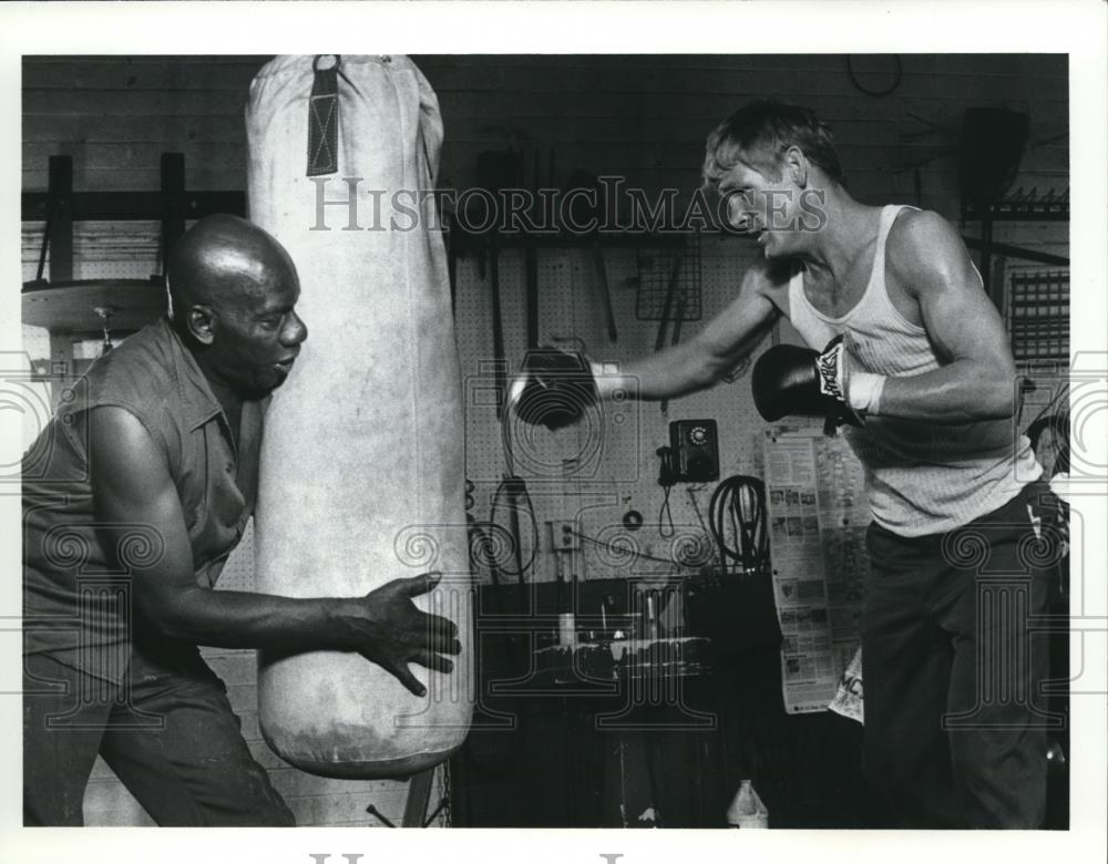 1976 Press Photo Julius Harris and Nick Nolte in Rich Man, poor Man Part III - Historic Images