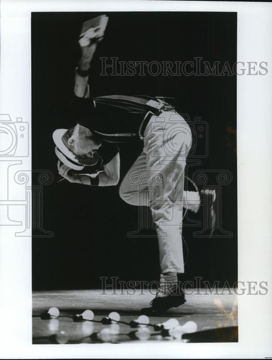1999 Press Photo Charles Moulton in "Tapnology - cvp46903 - Historic Images