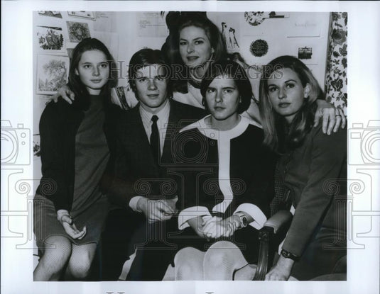 Press Photo Intimate Portrait Ingrid Bergman Isabella Rossellini Roberto - Historic Images
