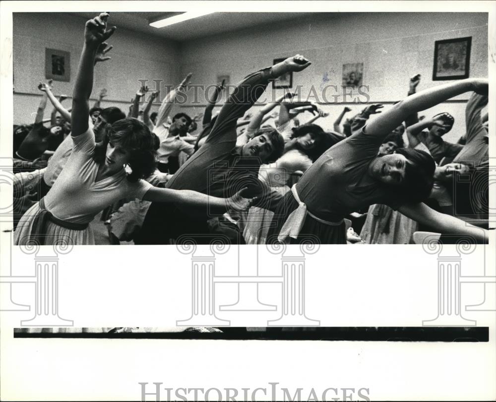 1982 Press Photo Up With People Warming Up Before A Show - cvp56397 - Historic Images