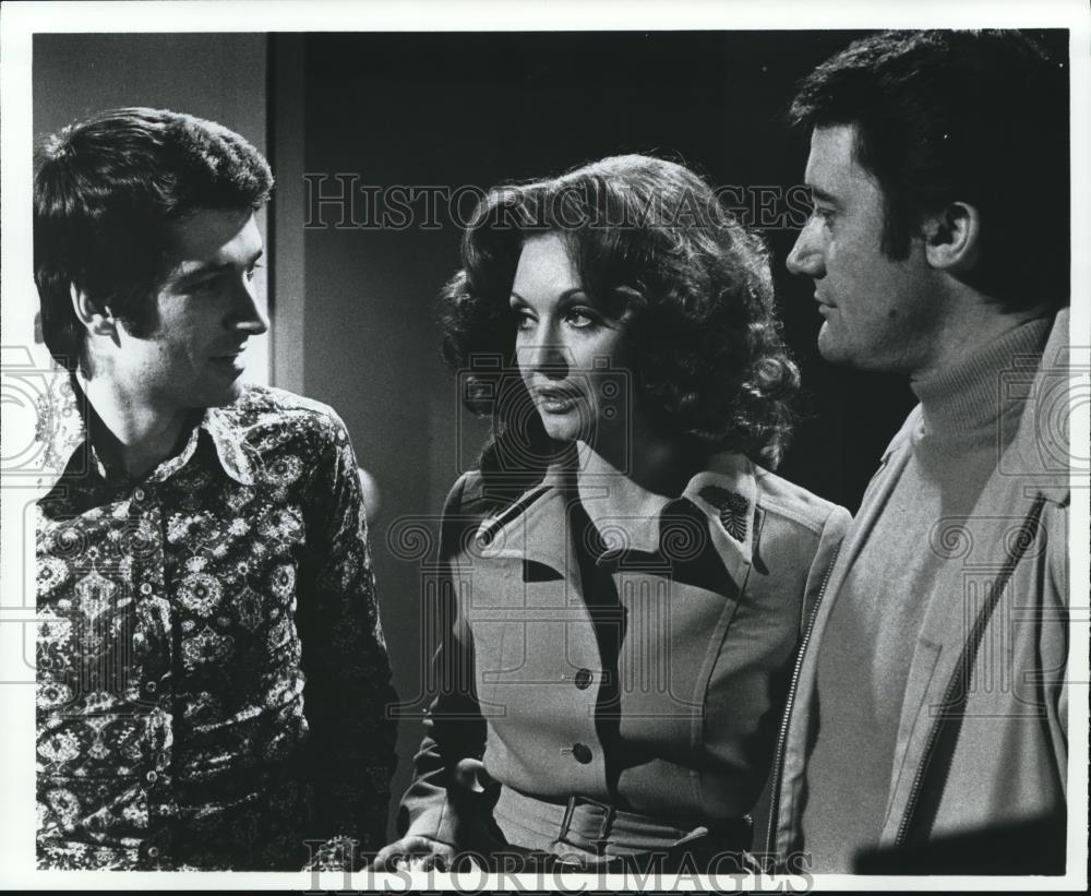 1972 Press Photo Protectors - cvp73173 - Historic Images