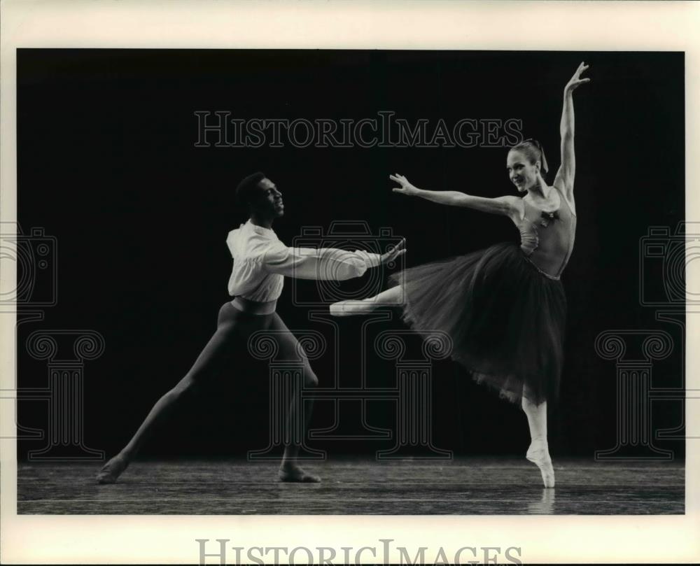 1988 Press Photo Curtis Dick &amp; Debra Force in Pelubert Waltzes - cva60542 - Historic Images