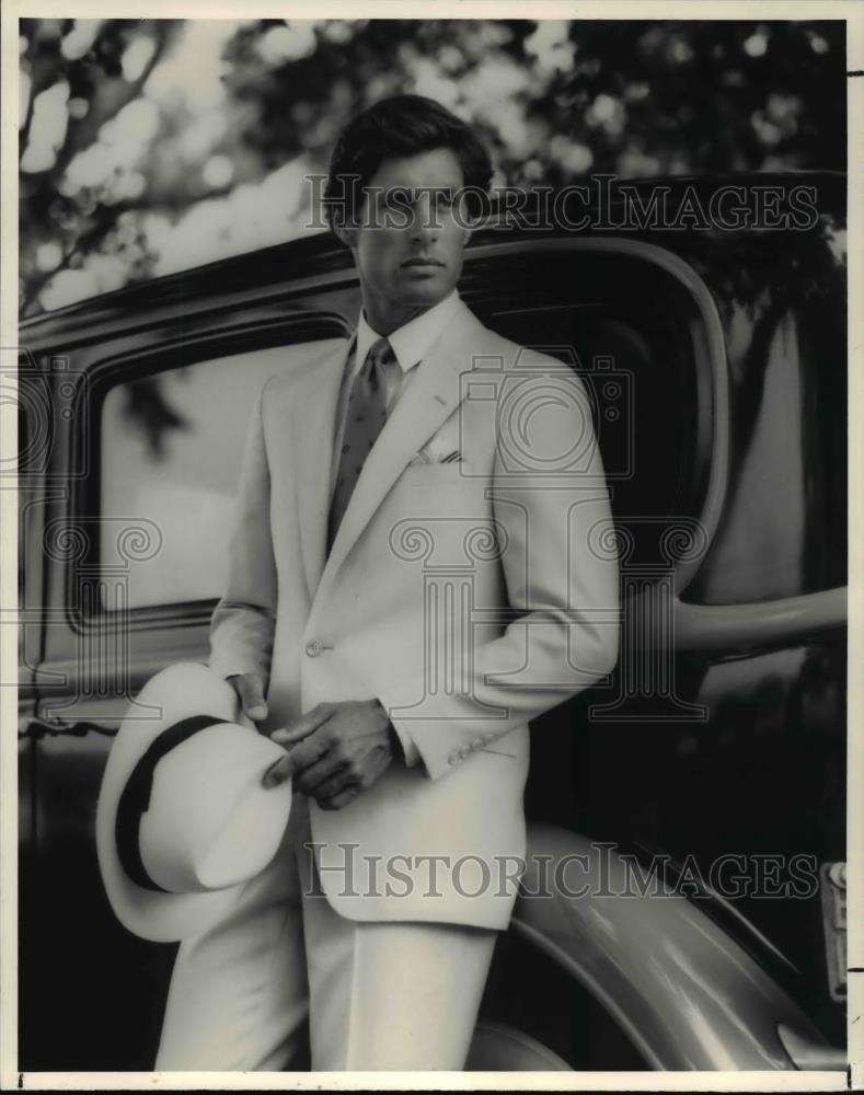 1987 Press Photo Fashion - cva60870 - Historic Images