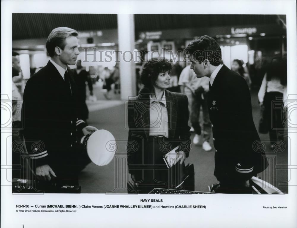 1991 Press Photo Michael Biehn Joanne Whalley-Kilmer Charlie Sheen in Navy Seals - Historic Images