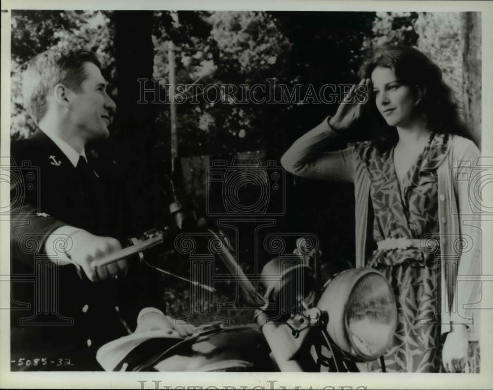 1986 Press Photo Richard Gere and Debra Winger in An Officer and A Gentleman - Historic Images