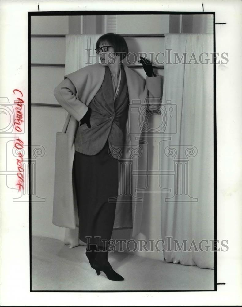 1988 Press Photo A Carmelo fashion - cva60911 - Historic Images