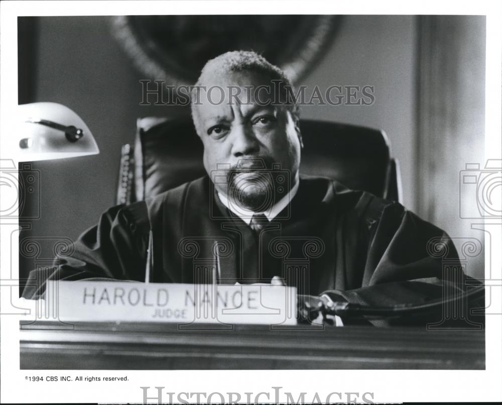 1994 Press Photo Paul Winfield in Picket Fences - cvp73156 - Historic Images