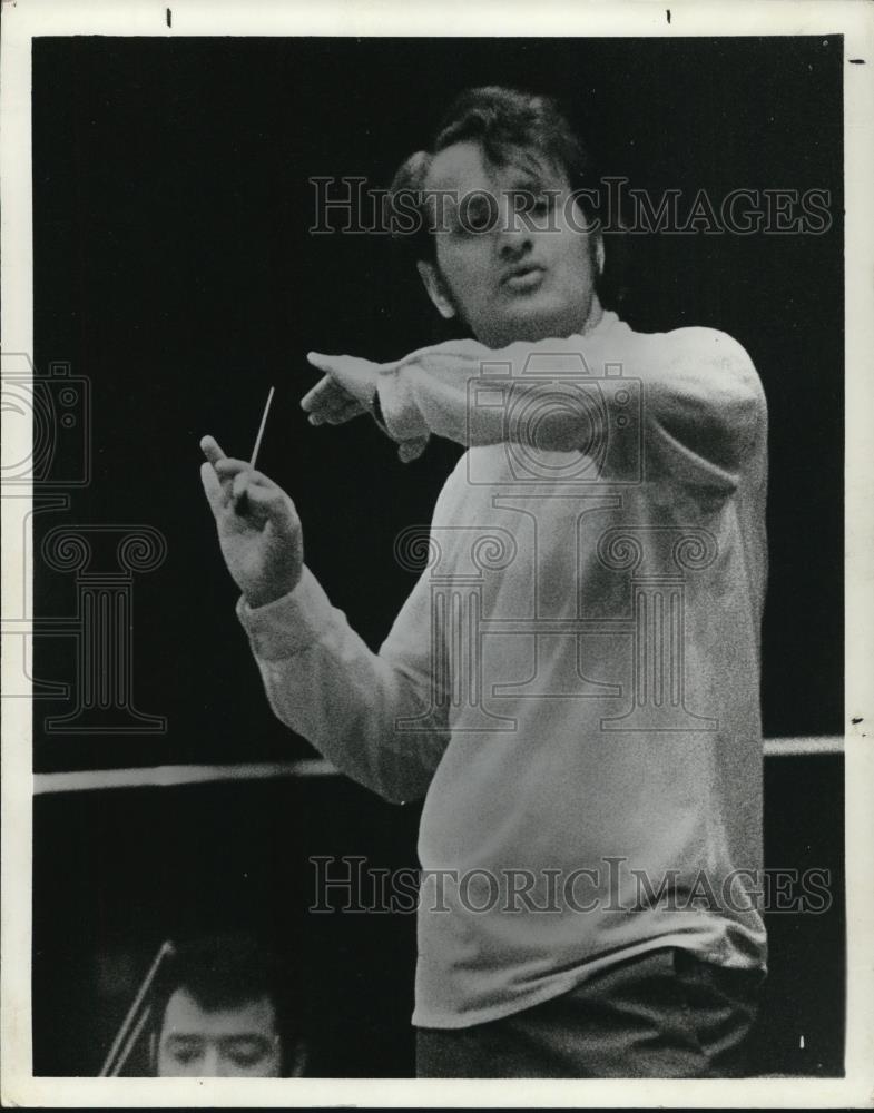 1974 Press Photo Conductor Eduardo Mata - cvp49327 - Historic Images