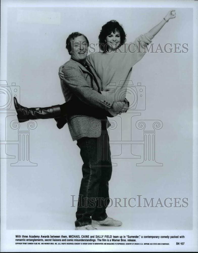 1987 Press Photo Michael Caine &amp; Sally Field in Surrender - cvp76260 - Historic Images