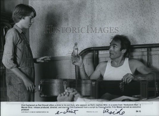 1982 Press Photo Clint Eastwood and son Kyle in "Honkytonk Man" - cvp51609 - Historic Images