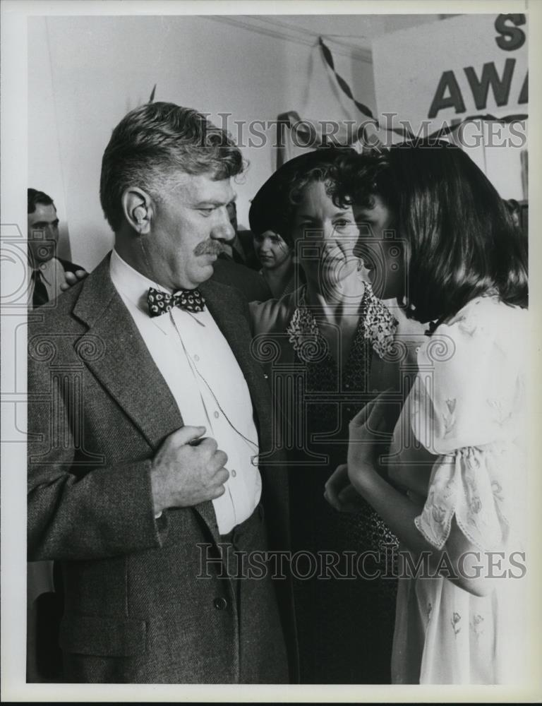 1985 Press Photo Ed Waterstreet Phyllis Frelich Mare Winningham Love Is Never - Historic Images