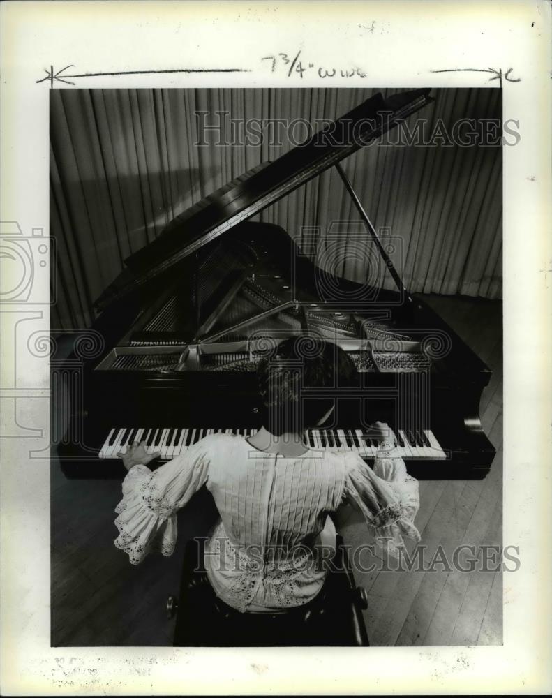 1983 Press Photo Casadesus International Piano Competition - cva68594 - Historic Images