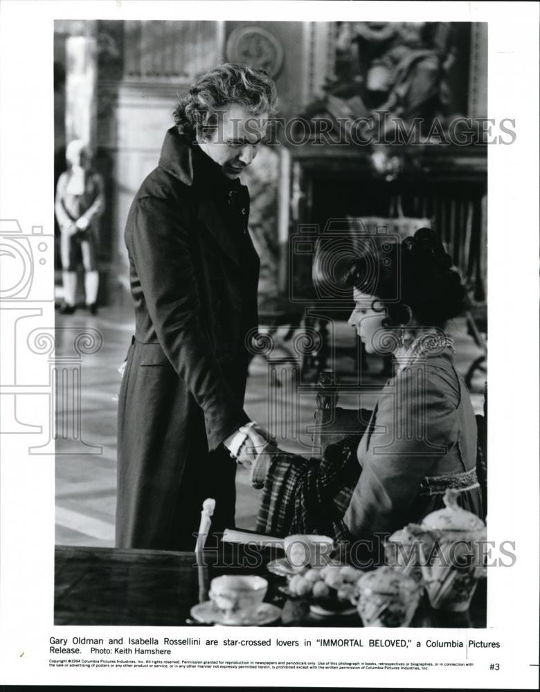 1994 Press Photo Gary Oldman and Isabella Rossellini in Immortal Beloved - Historic Images