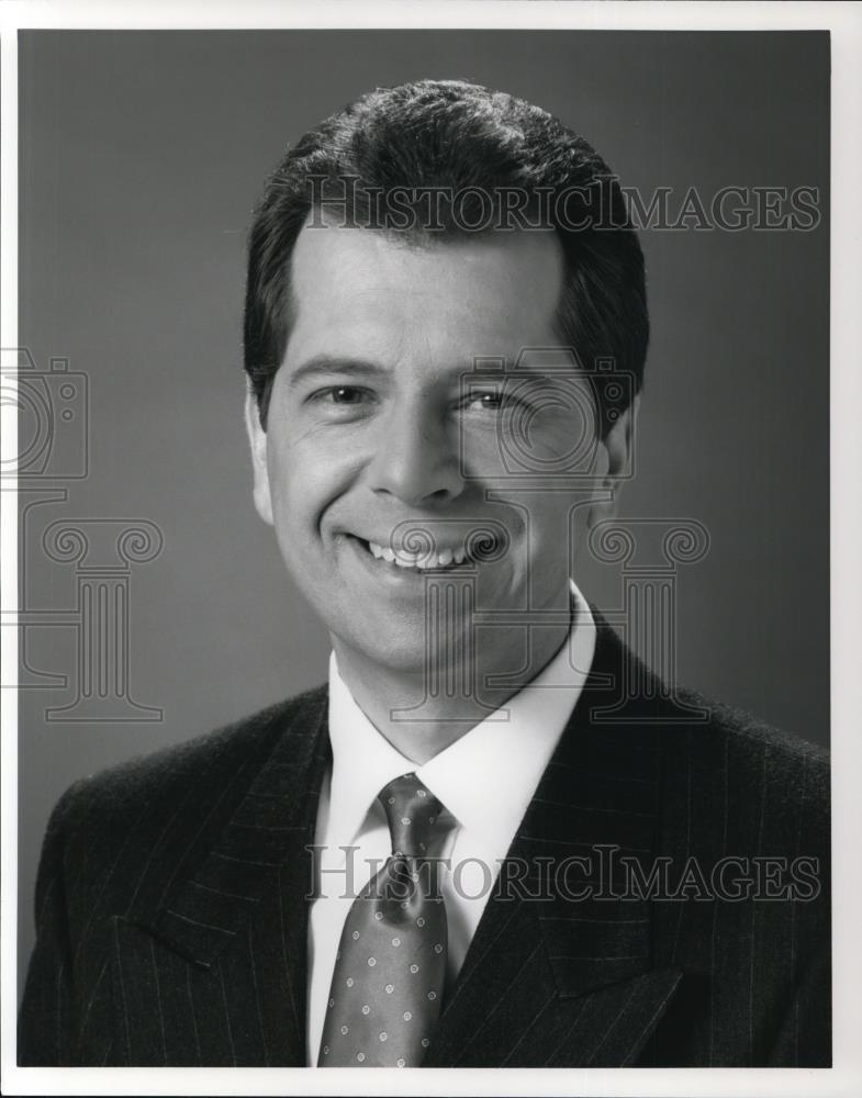 1995 Press Photo Dick Russ TV8 12 Noon News Anchor - cvp44294 - Historic Images