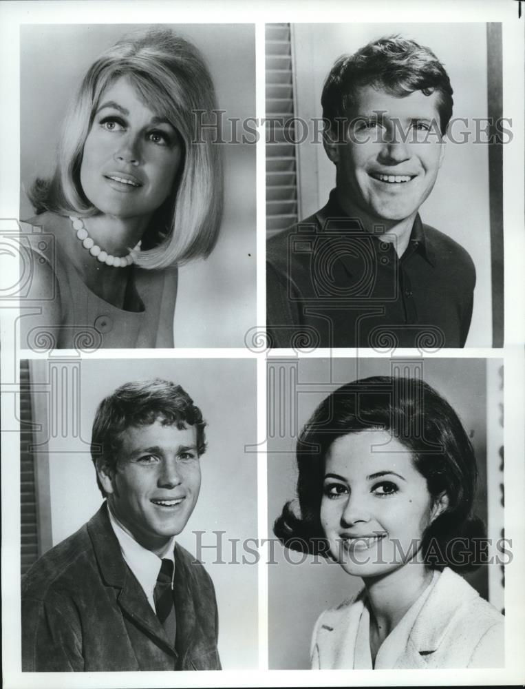 Press Photo Dorothy Malone Christopher Connelly Ryan O'Neal and Barbara Parkins - Historic Images