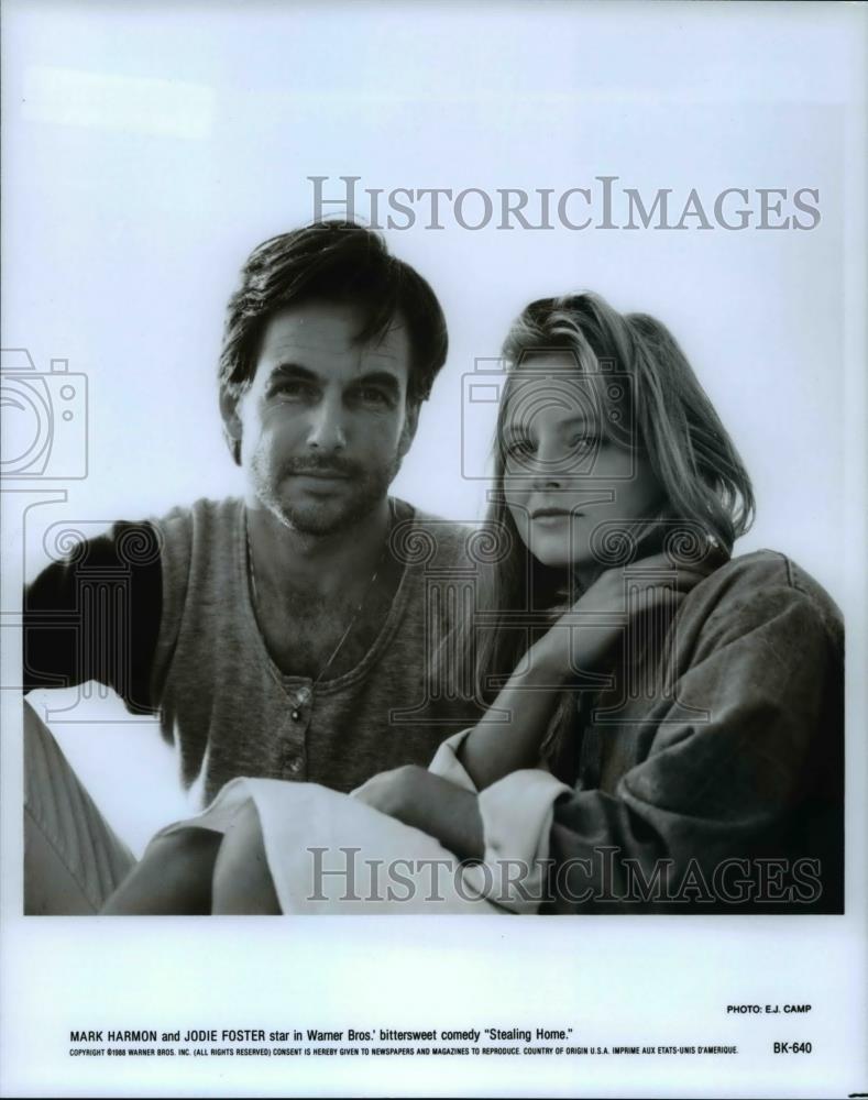 1996 Press Photo Stealing Home Mark Harmon Josie Foster - cvp69583 - Historic Images