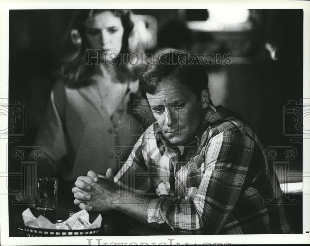 1982 Press Photo Charles Haid and Francine Lembi in Hill Street Blues - Historic Images