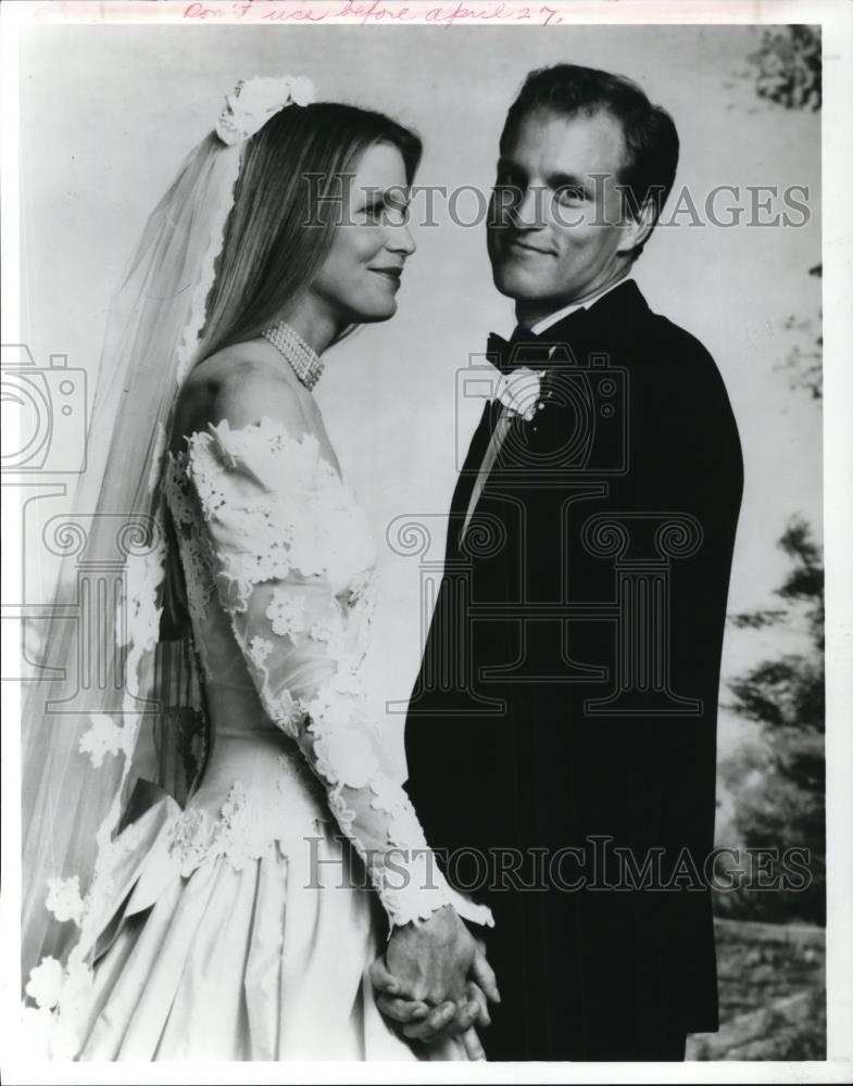 1992 Press Photo Woody Harrelson and Jackie Swanson in Cheers - cvp44414 - Historic Images