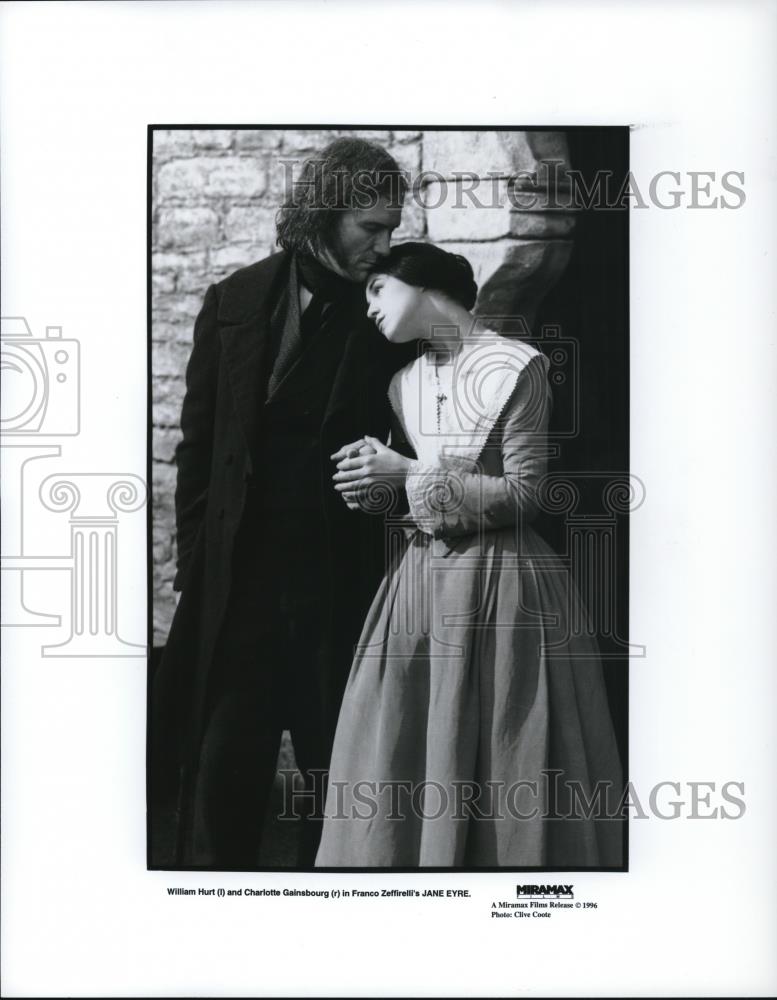 1996 Press Photo William Hurt and Charlotte Gainsbourg star in Jane Eyre - Historic Images