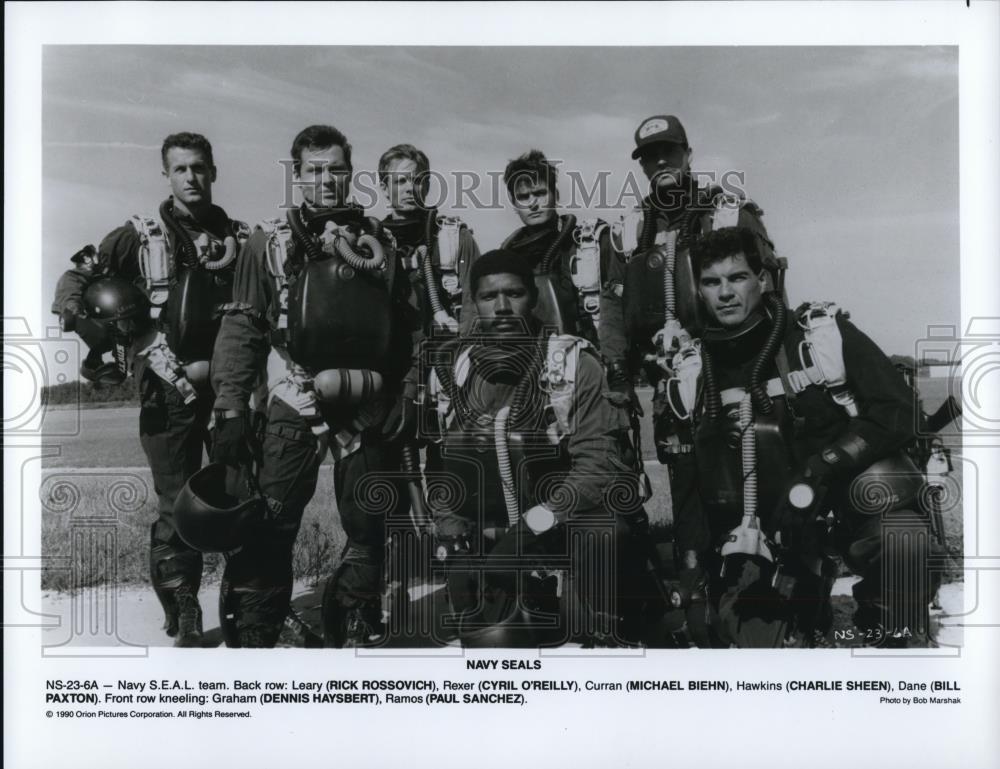 1990 Press Photo Rick Rossovich Cyril O&#39;Reilly Charlie Sheen in Navy Seals - Historic Images