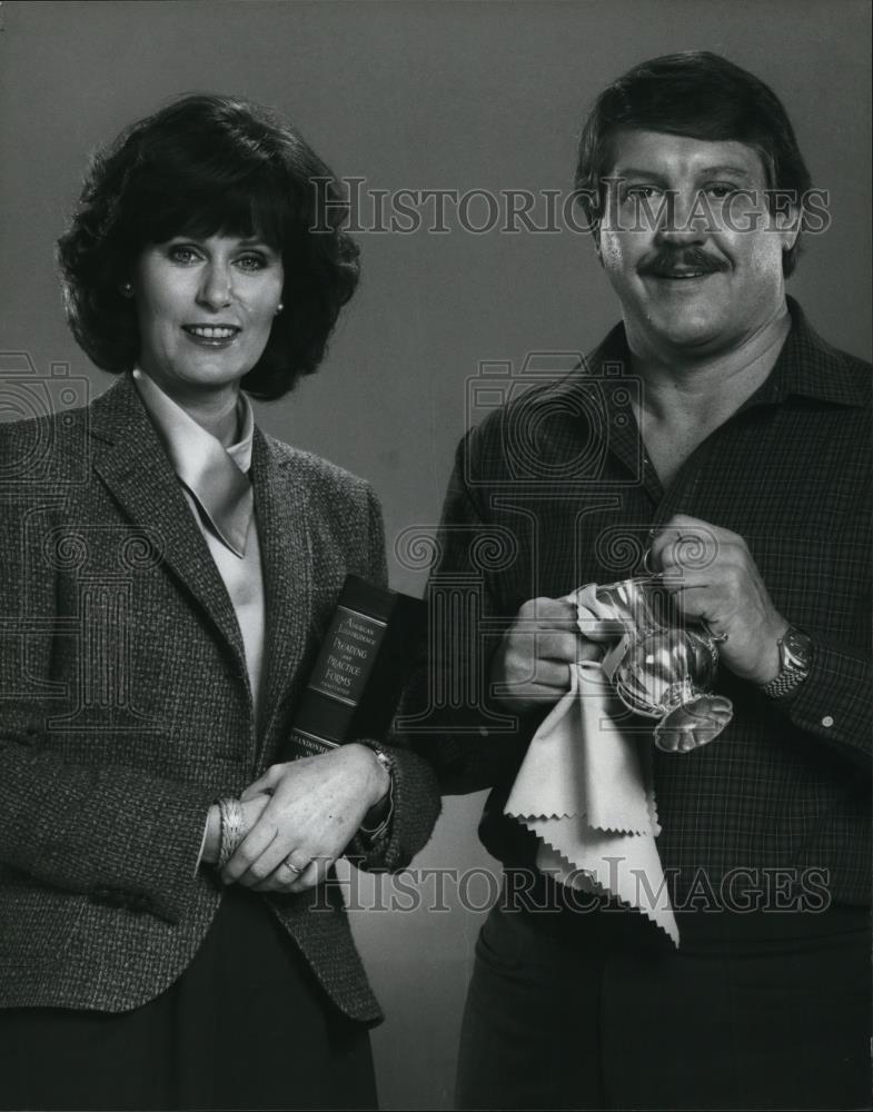 1982 Press Photo Susan Clark and Alex Karras star in Maid in America - cvp51359 - Historic Images