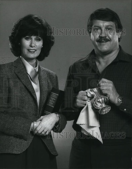 1982 Press Photo Susan Clark and Alex Karras star in Maid in America - cvp51359 - Historic Images