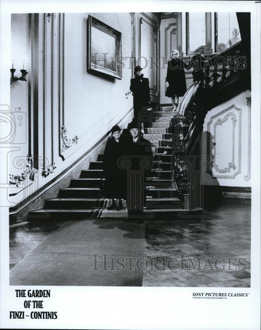 1970 Press Photo Scene from The Garden of the Finzi-Continis movie film - Historic Images