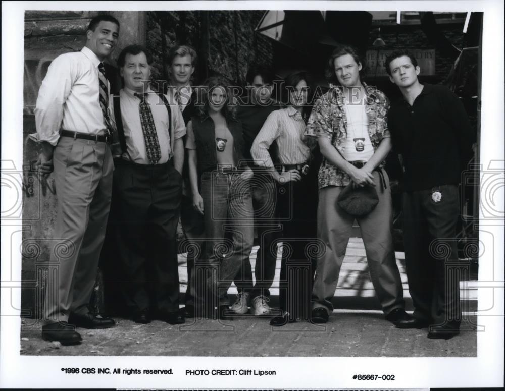 1996 Press Photo Joseph Latimore, Peter Gerety &amp; Cast Members of Public Morals - Historic Images