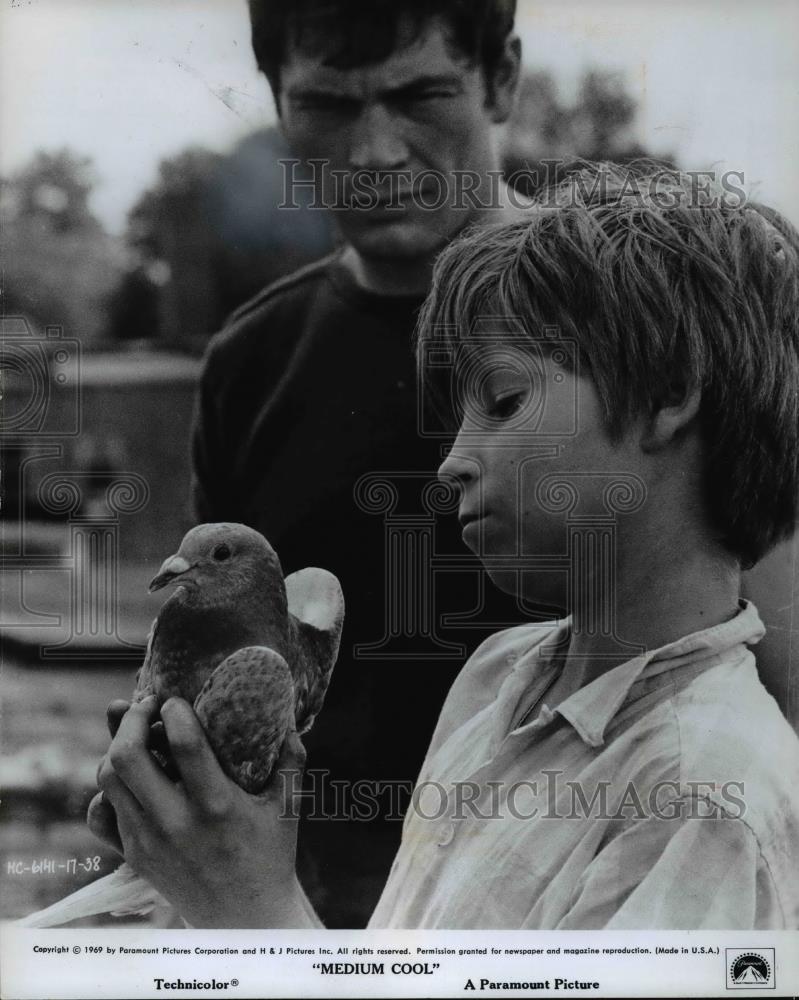 1969 Press Photo Robert Forster Harold Blankenship in Medium Cool - cvp70199 - Historic Images