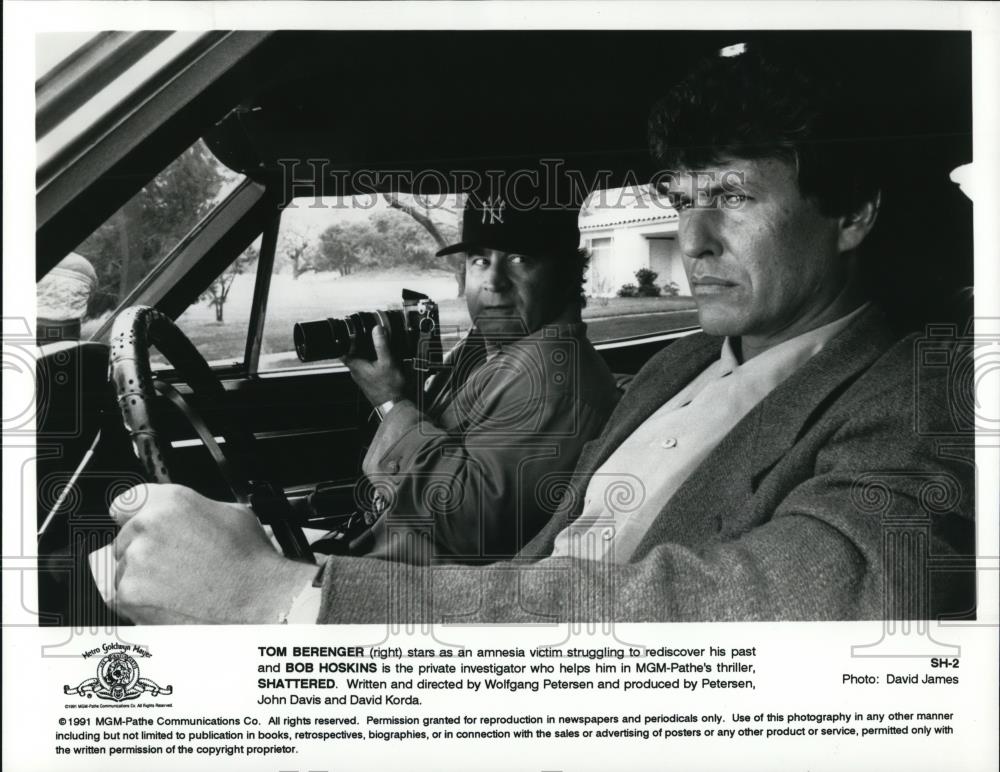 1991 Press Photo Tom Berenger &amp; Bob Hoskins in Shattered - cvp50701 - Historic Images