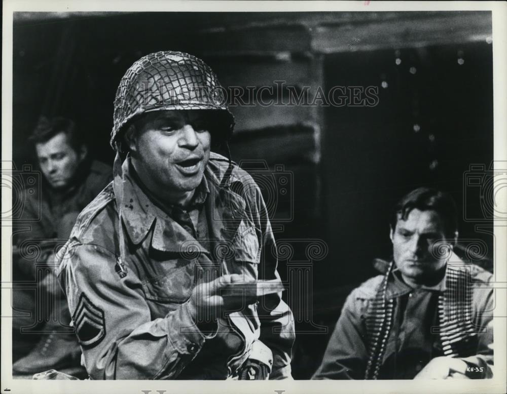 1973 Press Photo Dick Davalos and George Fargo in &quot;Kelly&#39;s Heroes&quot; - cvp46524 - Historic Images