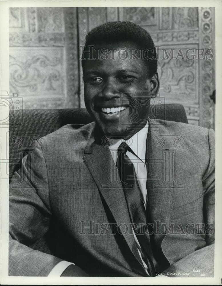 1966 Press Photo Sidney Poitier stars in A Patch of Blue - cvp48738 - Historic Images